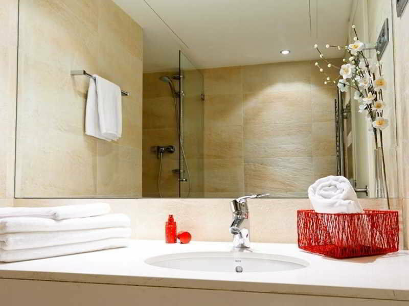 Inside Mercat Apartment